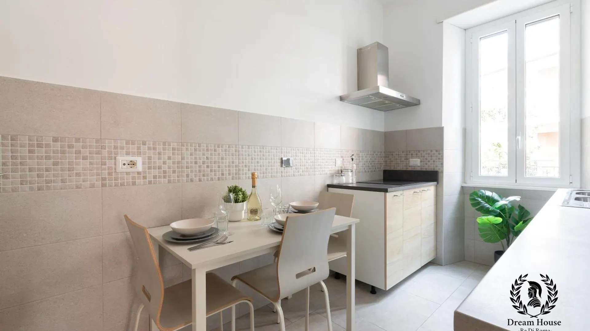 Dream House Re Di Roma - 50Mt To Metro Station, Central Position, 4Pax, 2Bdr