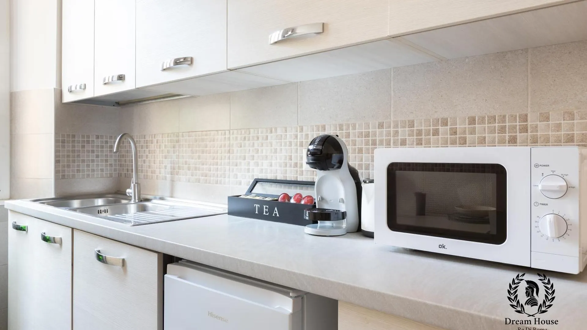 Apartment Dream House Re Di Roma - 50Mt To Metro Station, Central Position, 4Pax, 2Bdr