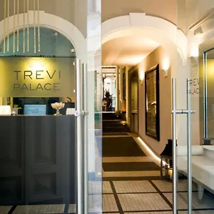מלון Trevi Palace Luxury, רומא